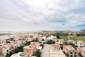 Spacious Studio Golf Course View Balcony